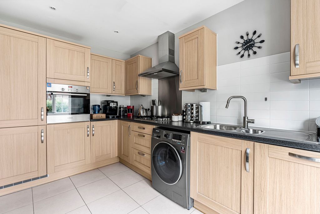 Property photo 3 of 51 Kitchen