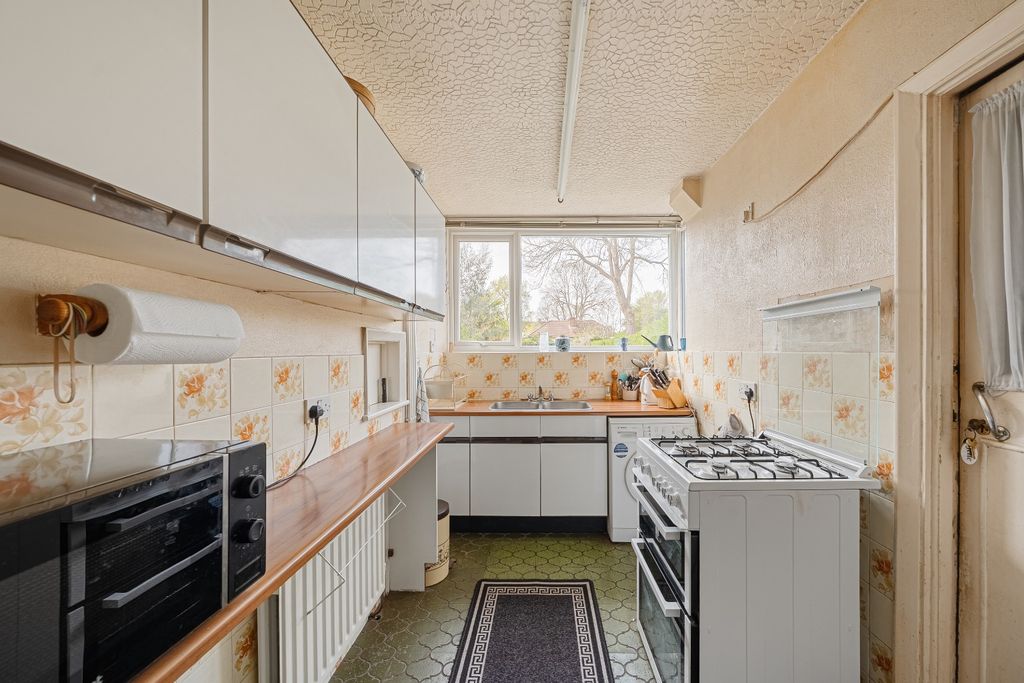 Property photo 3 of 14 4857413