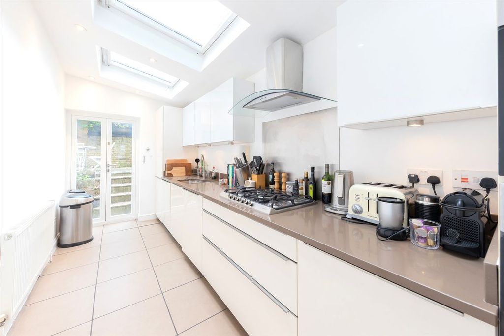 Property photo 3 of 9