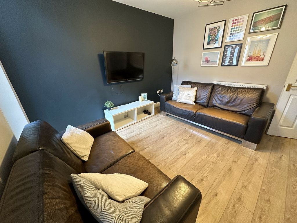 Property photo 2 of 11 4-File_041