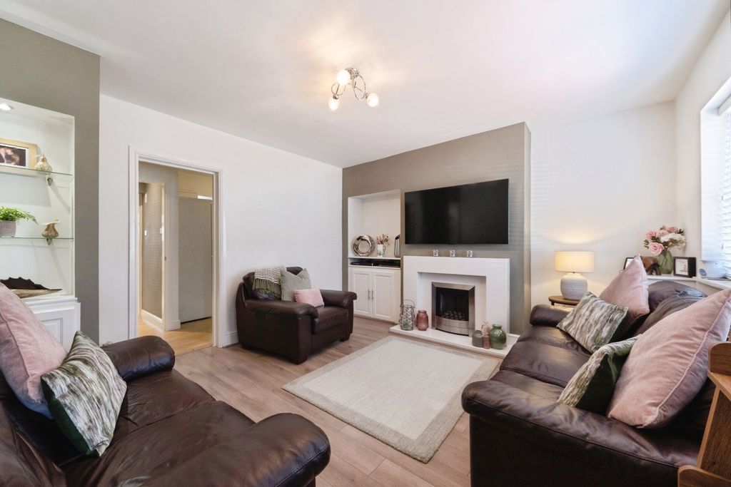 Property photo 3 of 17 Pbox-Img.Jpg