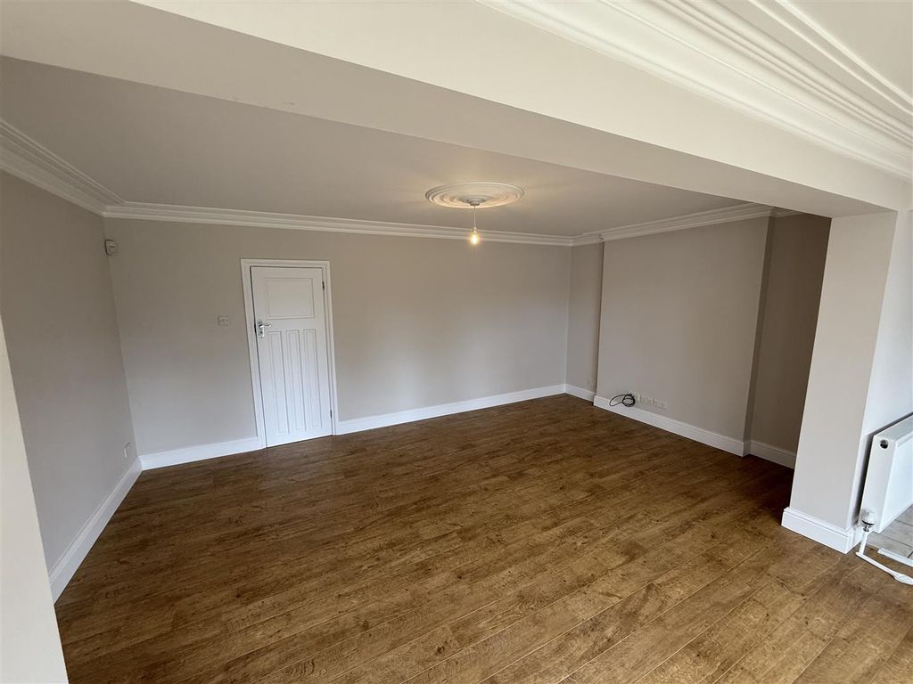 Property photo 3 of 29 Tempimageka0Mjr.Jpg