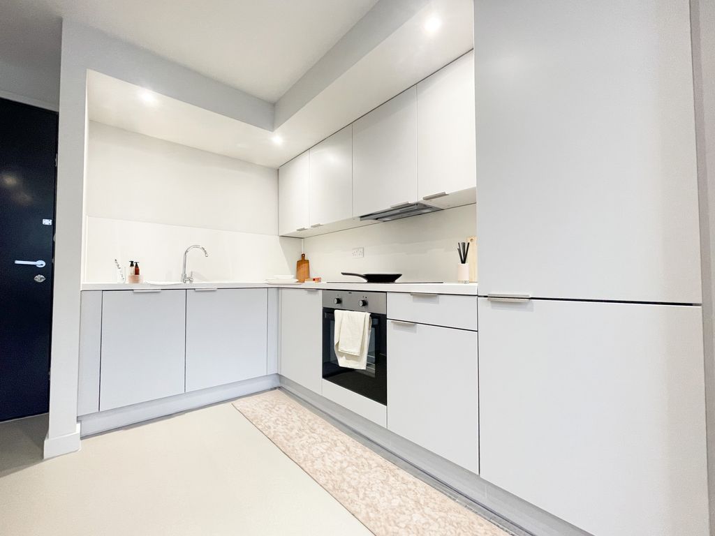 Property photo 2 of 18 Kitchen