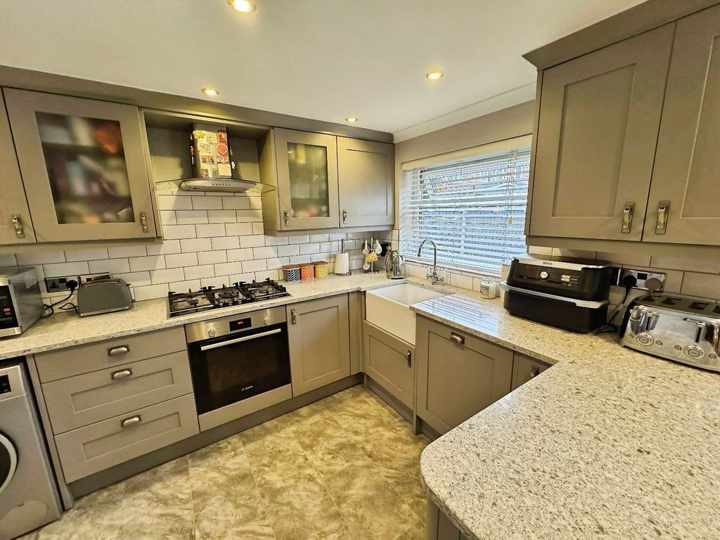 Property photo 3 of 18 Picture 3