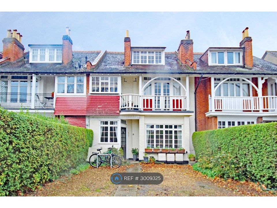 Property photo 1 of 10 Building Front