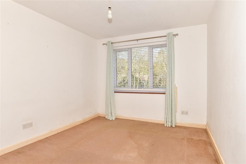 Property photo 1 of 9 Bedroom