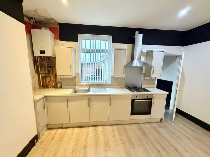 Property photo 3 of 9 Kitchen