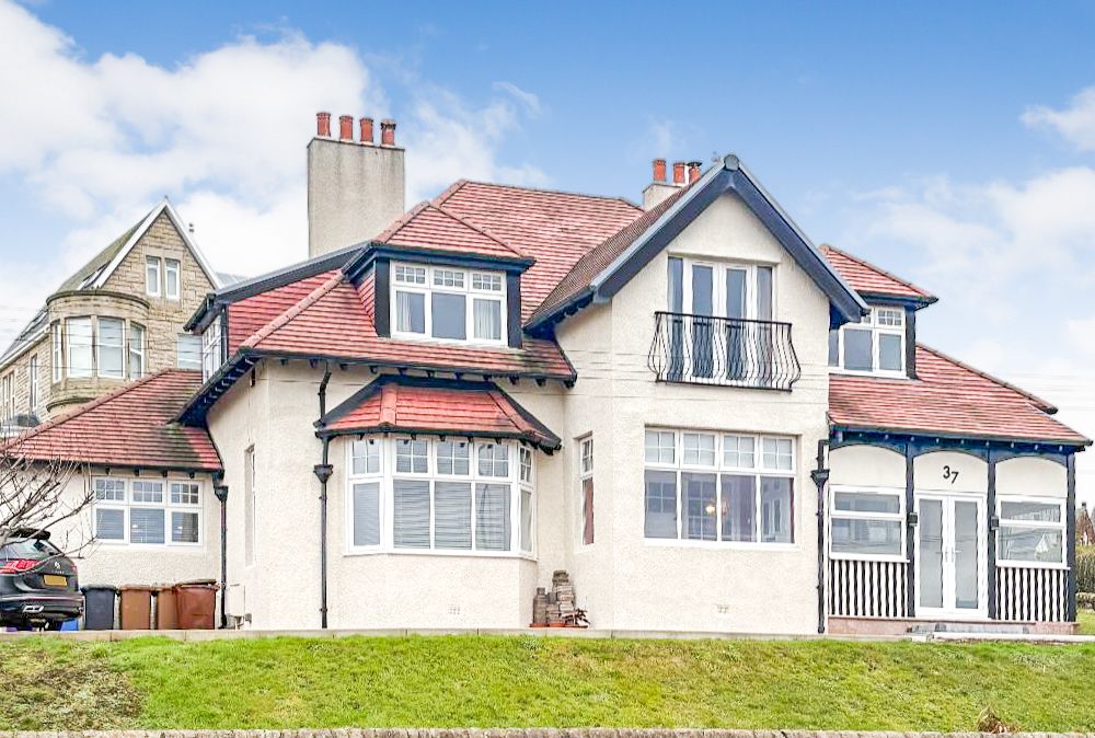 Property photo 2 of 39