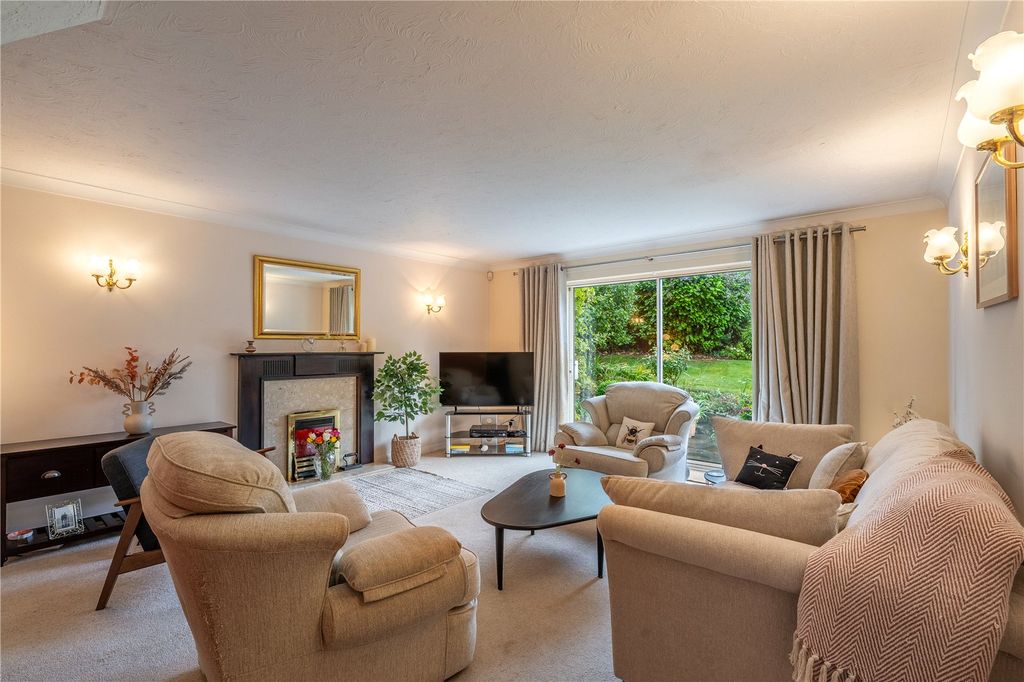 Property photo 2 of 39 Picture No. 36