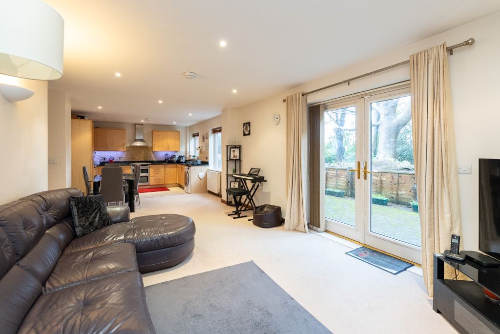 Property photo 1 of 11 Dsc07846