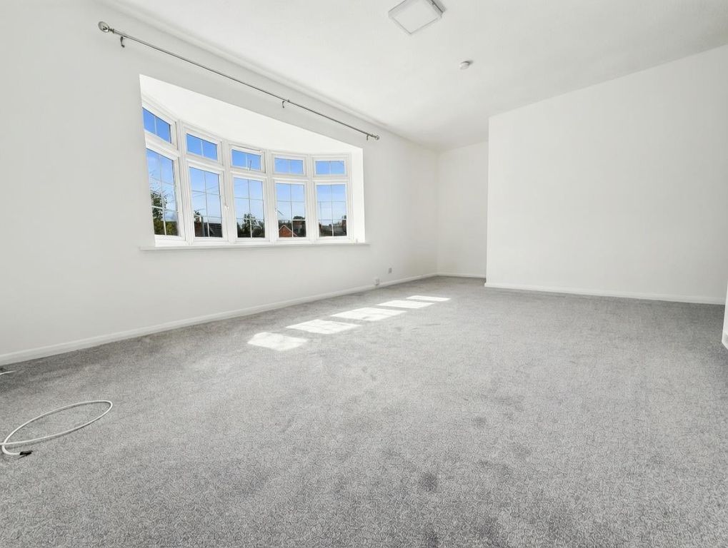 Property photo 2 of 16 0c3B36c5-Be88-4079-B23A-2F4E0A9B9d45.Jpg