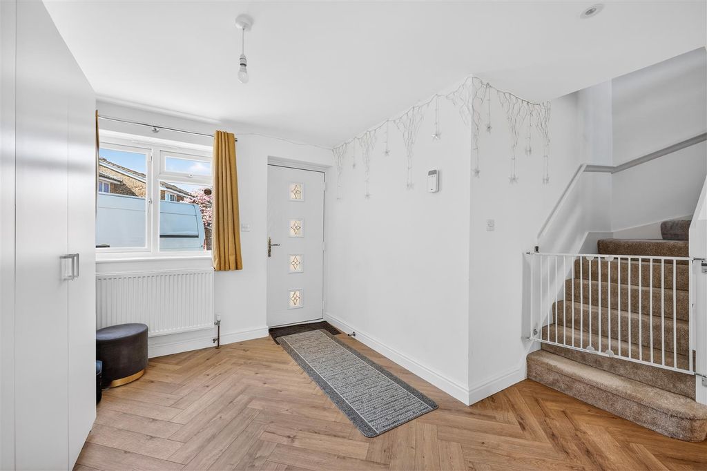 Property photo 2 of 21