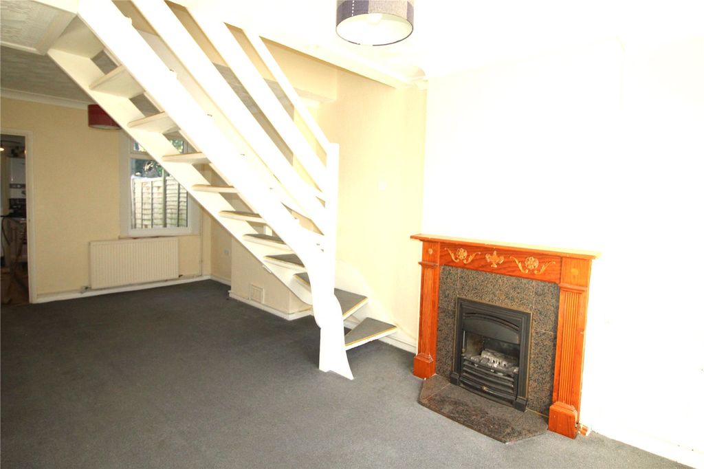 Property photo 3 of 9 Picture No. 16