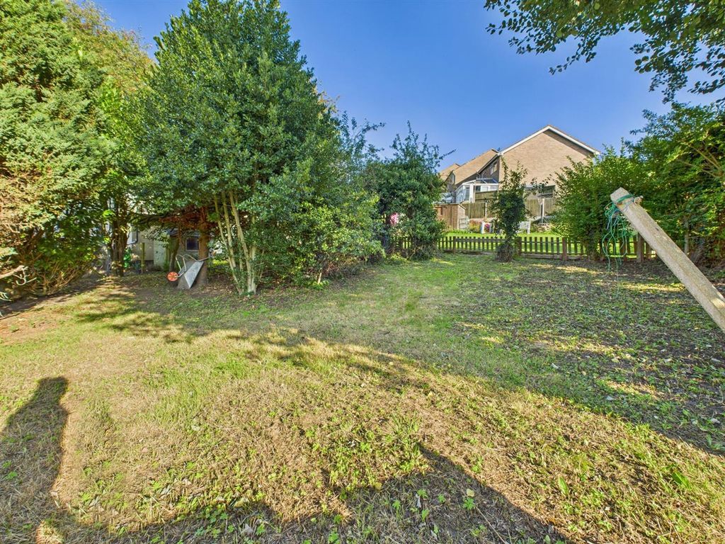 Property photo 3 of 15 Cam04116G0-Pr0257-Still015.Jpg