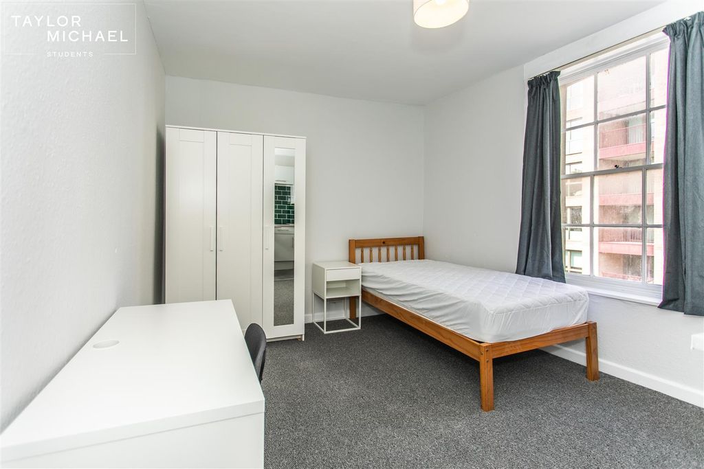 Property photo 1 of 13 Studio Room
