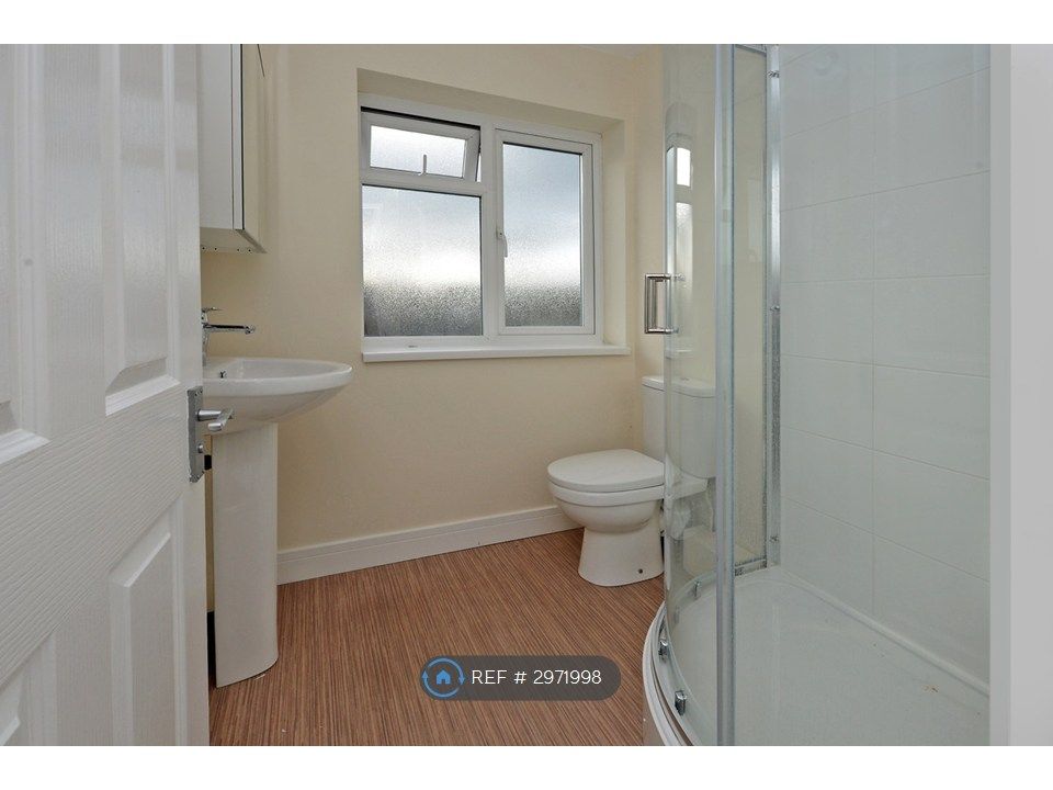 Property photo 2 of 9 Communal Bathroom