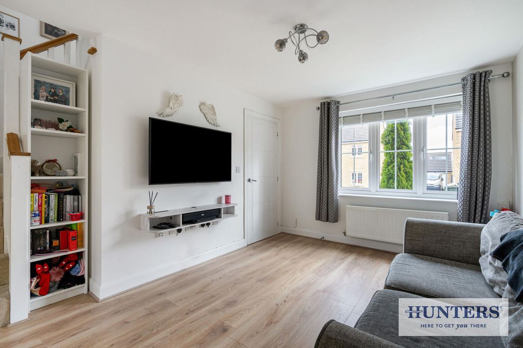 Property photo 3 of 18 Living Room