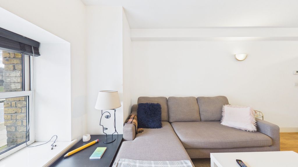 Property photo 3 of 22 4956222