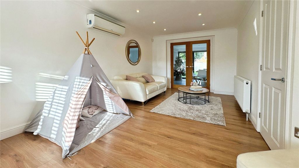 Property photo 3 of 19 Picture No. 04