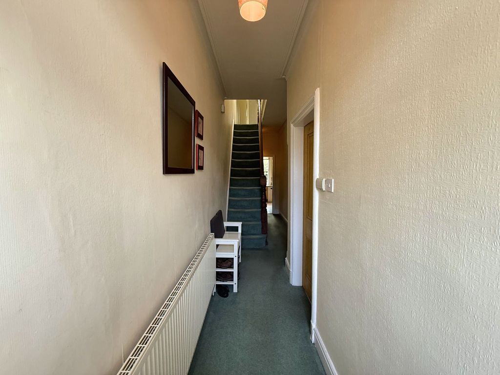 Property photo 2 of 28