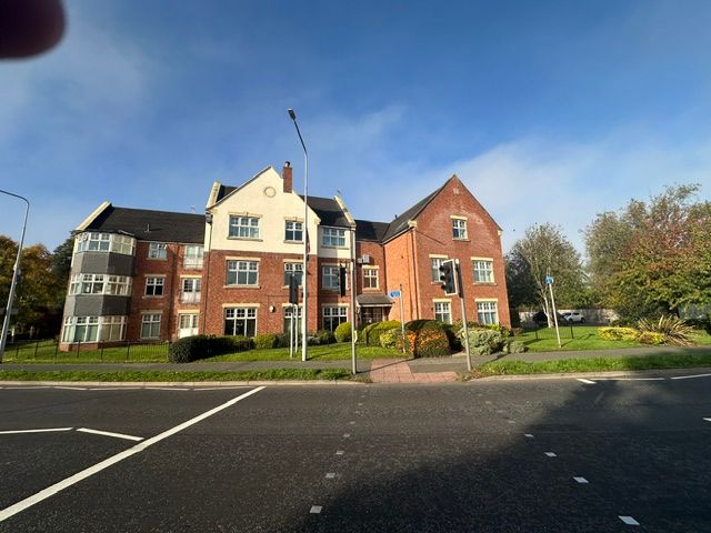 Property photo 2 of 17