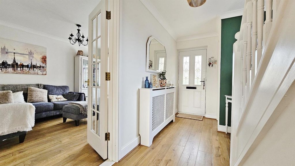 Property photo 3 of 30 Entrance Hallway