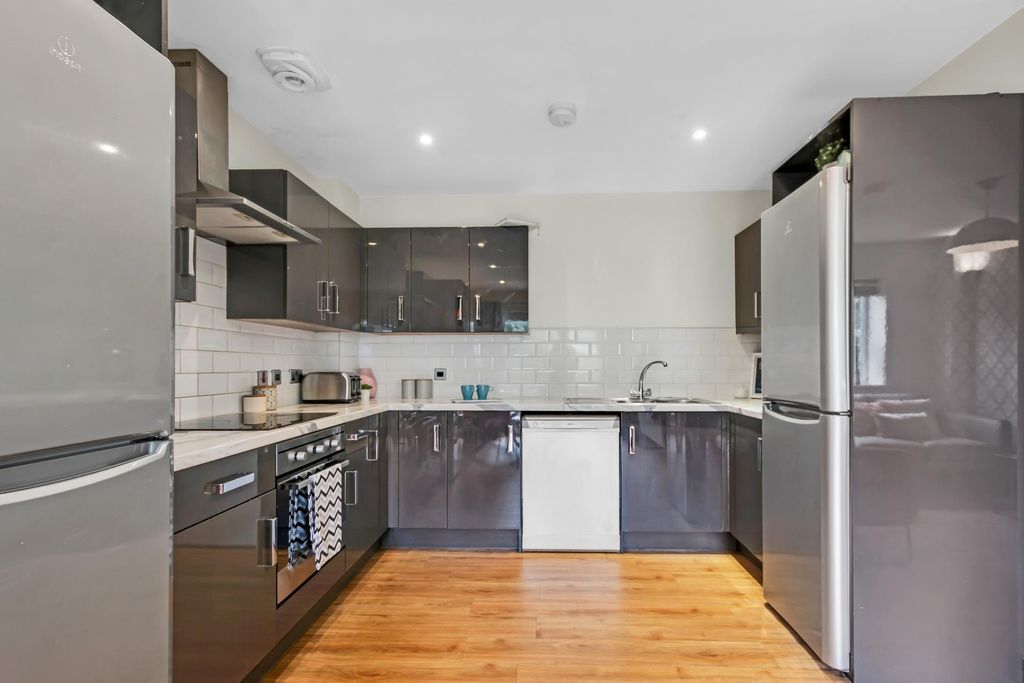 Property photo 3 of 10 Property Photo