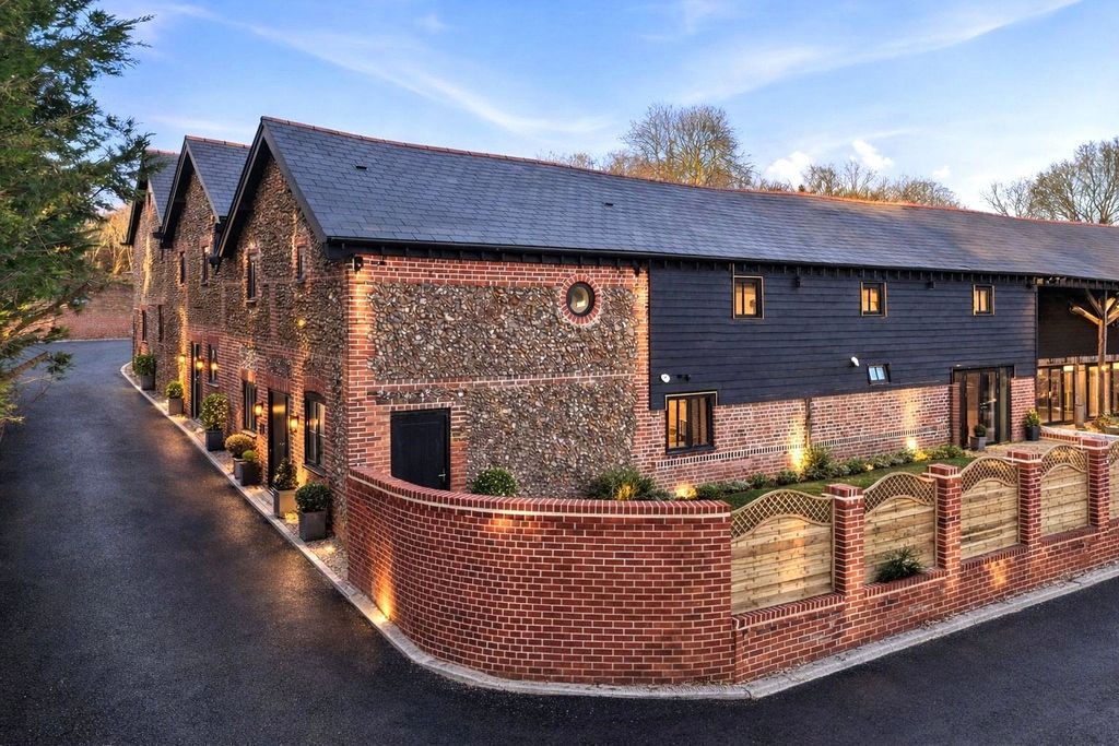 Property photo 3 of 20 Picture No. 21