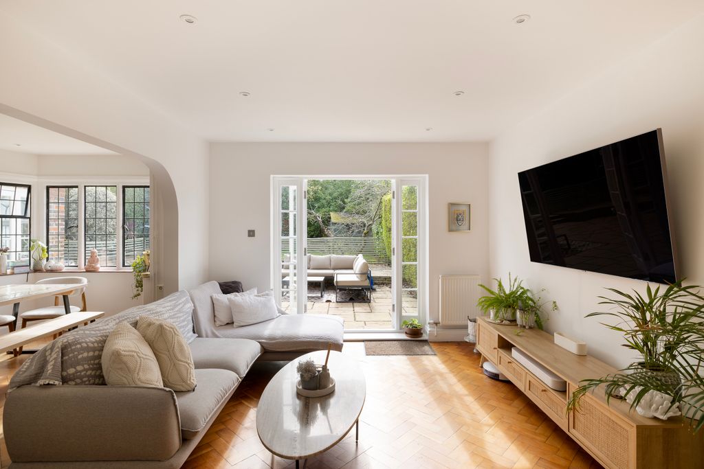 Property photo 3 of 18