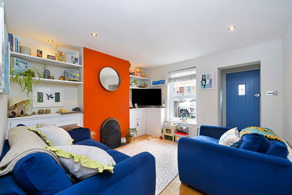 Property photo 2 of 14