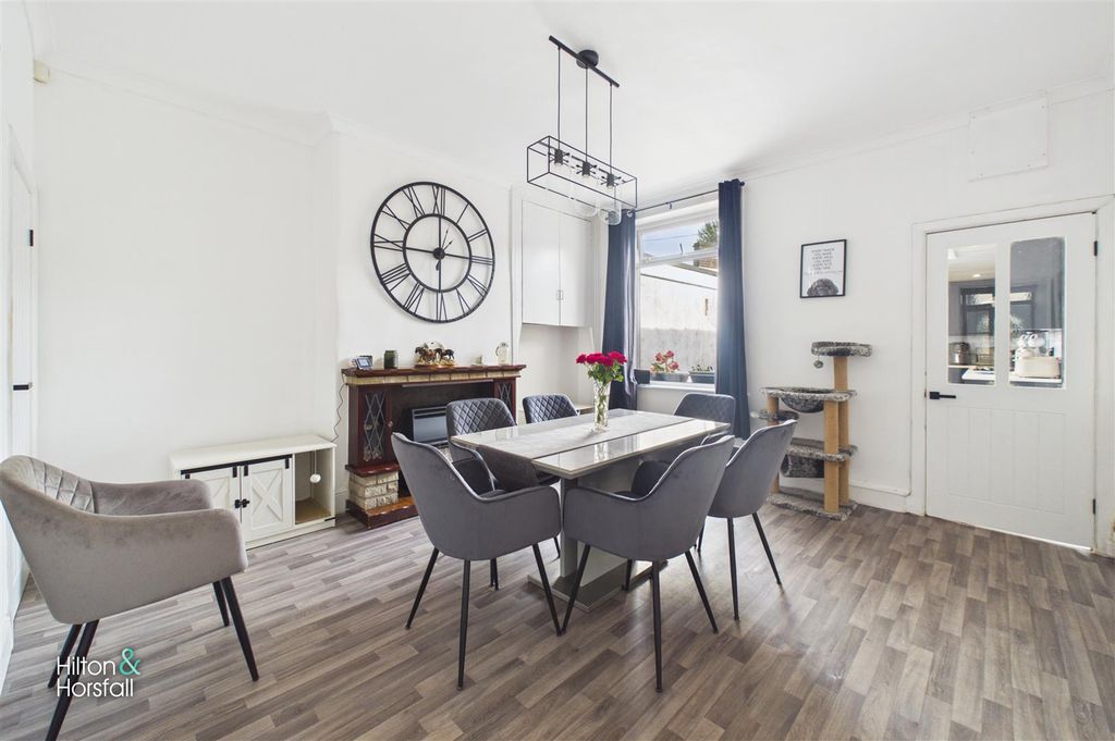 Property photo 3 of 13 Bankhouse Street