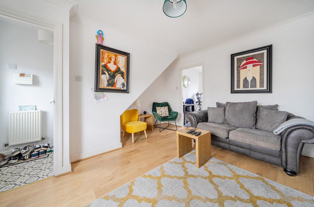 Property photo 2 of 19 1520991-13-1A0B4E...