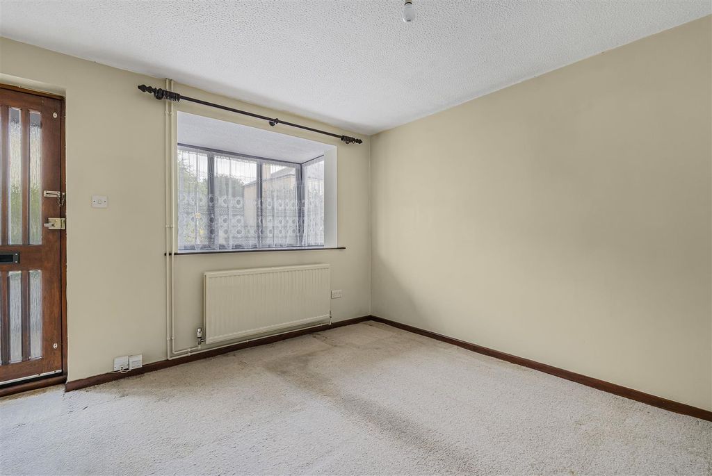 Property photo 3 of 11 6_61439.Jpg