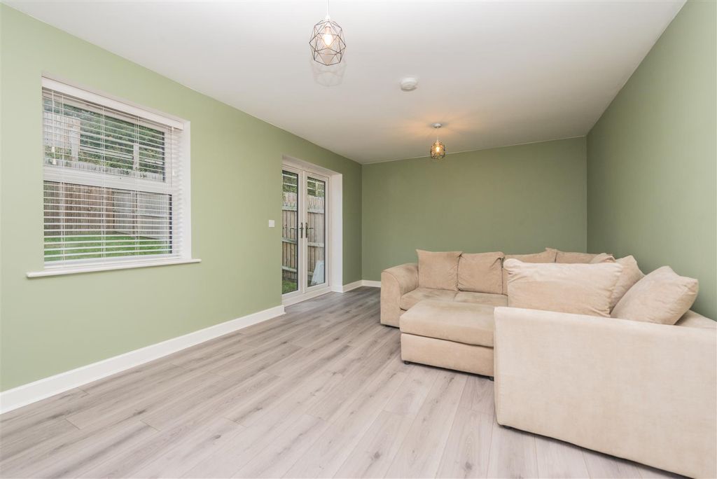 Property photo 2 of 27 Living Room: