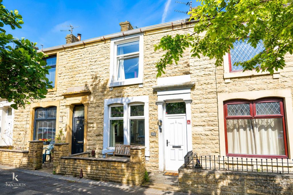 Property photo 3 of 19