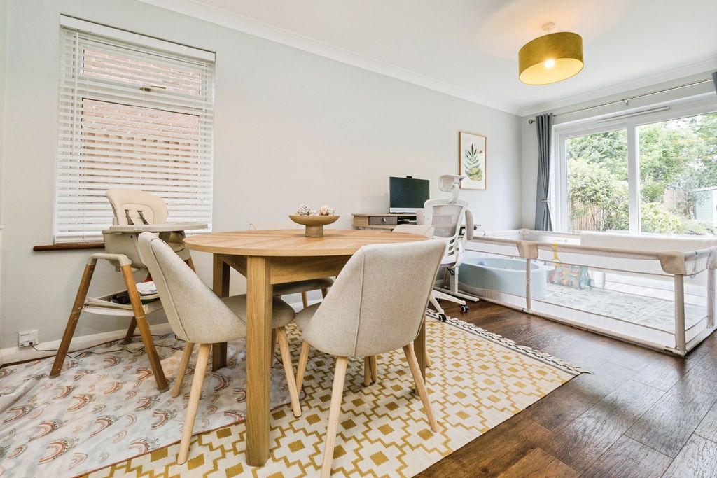 Property photo 2 of 34 Pbox-Img.Jpg