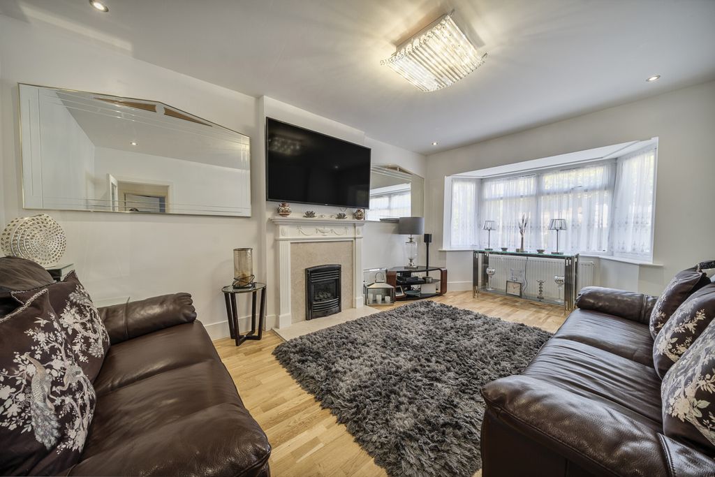 Property photo 2 of 23 1305841-8-684c04c...