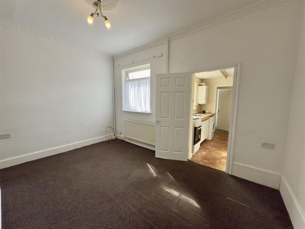 Property photo 3 of 7 Dining Room