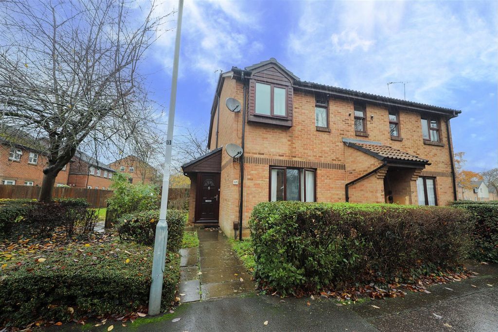 Property photo 1 of 11 External