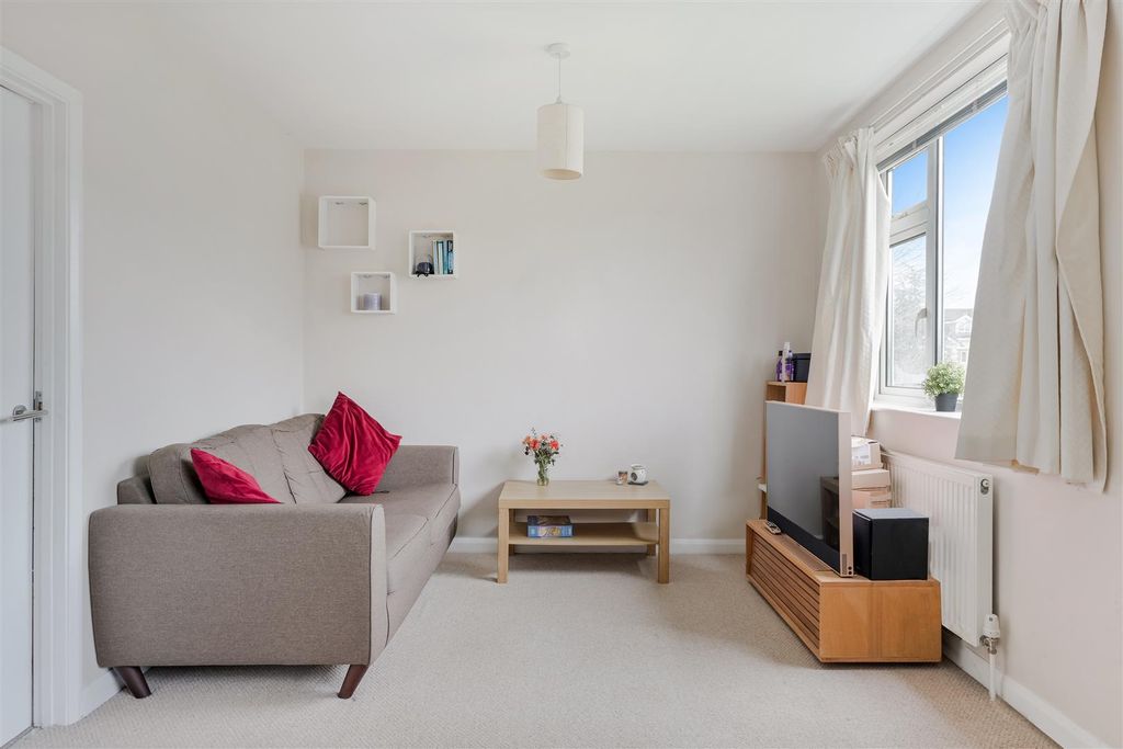 Property photo 3 of 10 Temple Court, 4 (10).Jpg