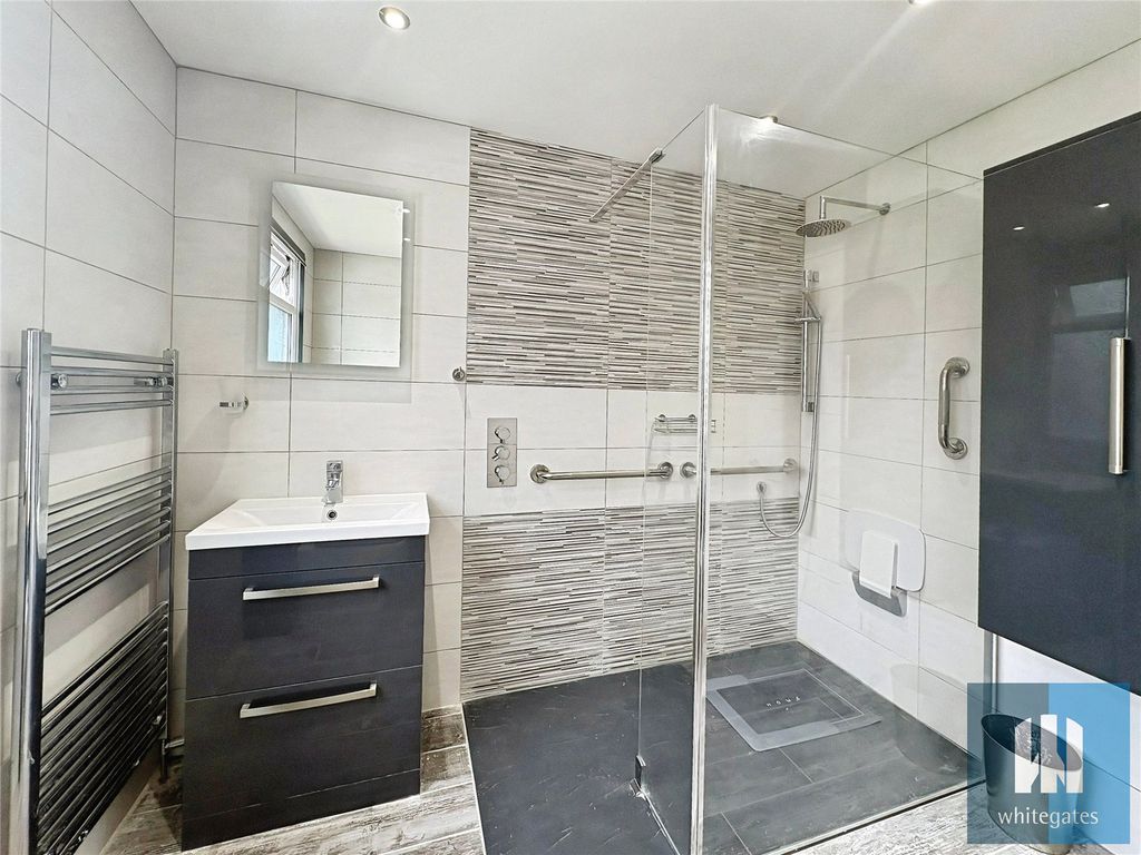 Property photo 3 of 19 Picture No. 04