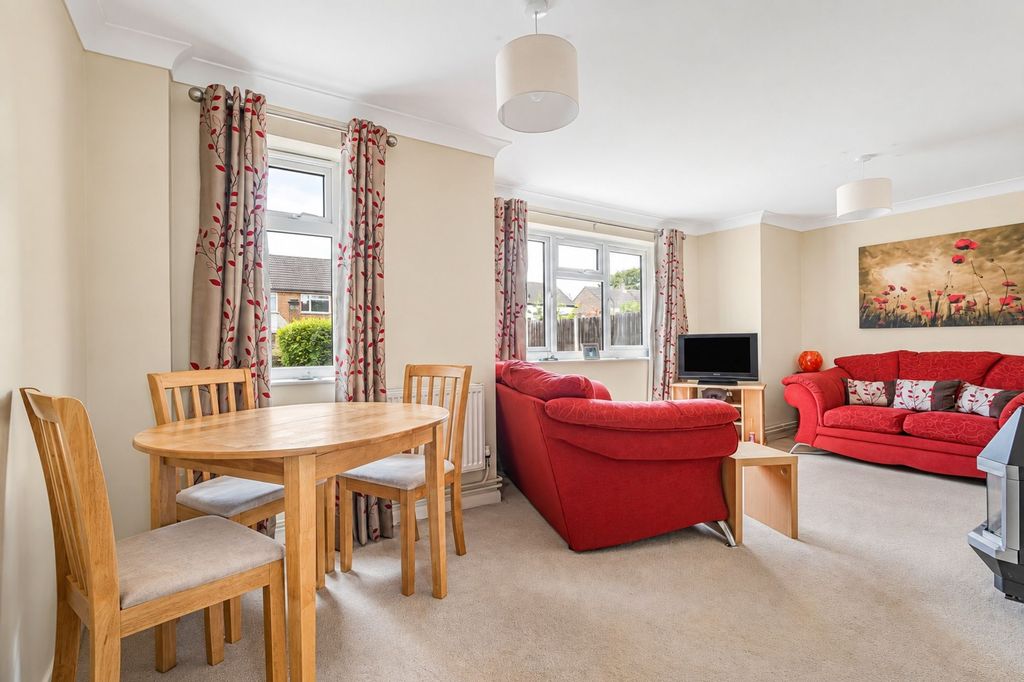 Property photo 2 of 18