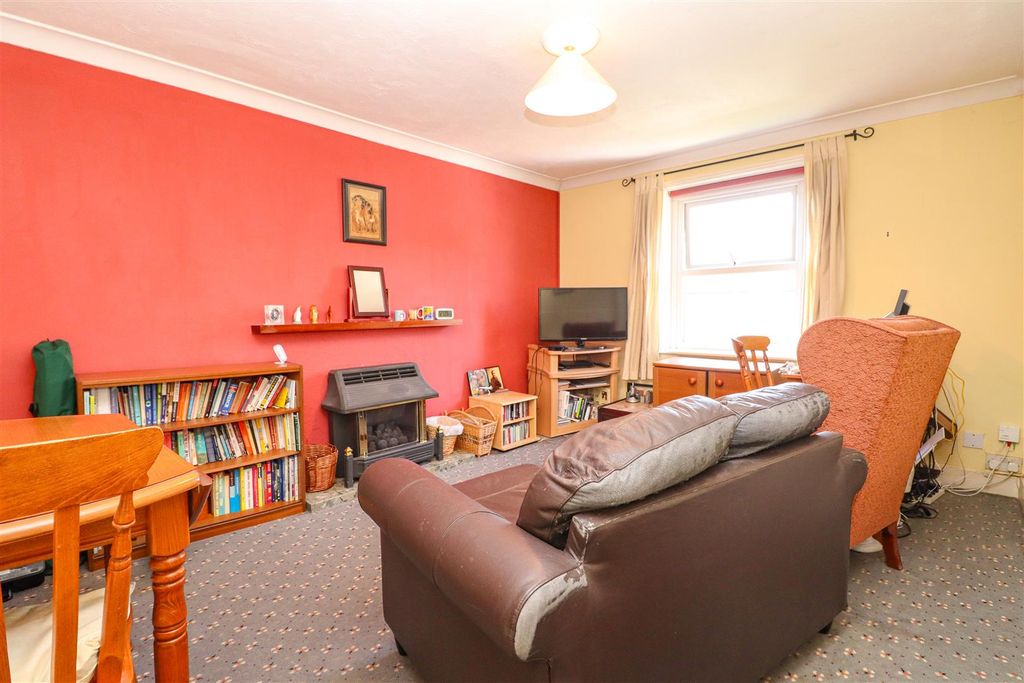 Property photo 3 of 13