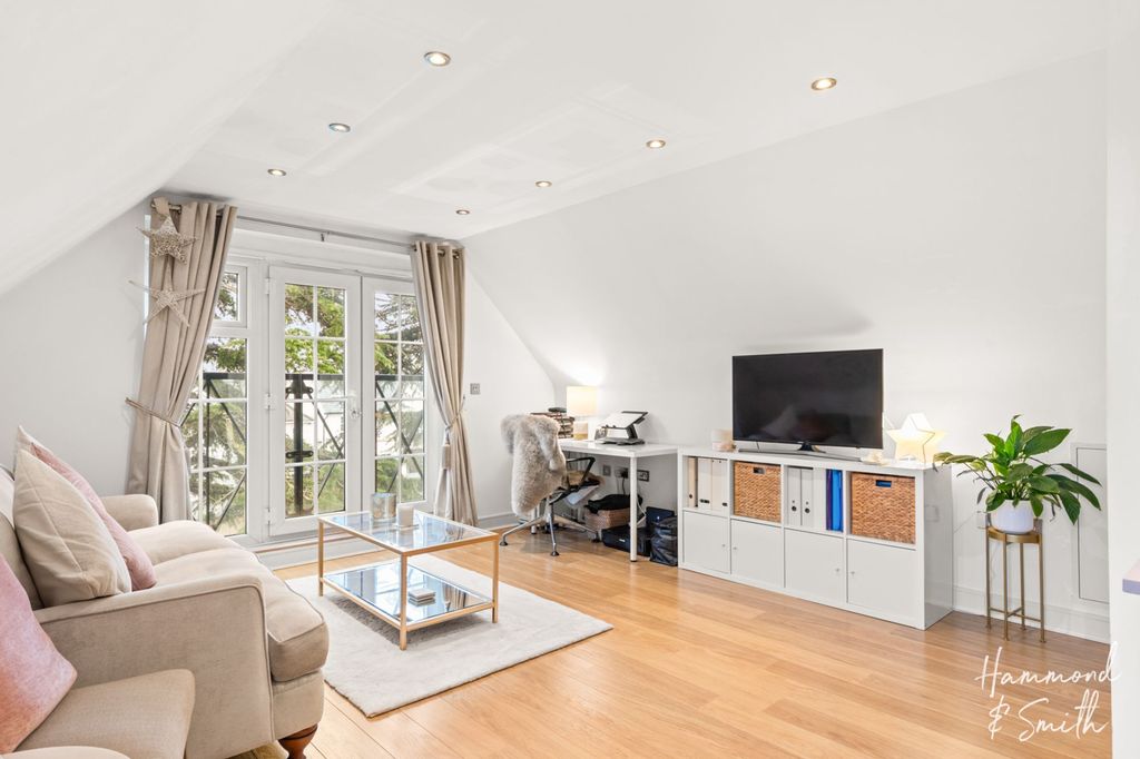 1 bed flat for saleStation Road, Epping CM16 photo 5