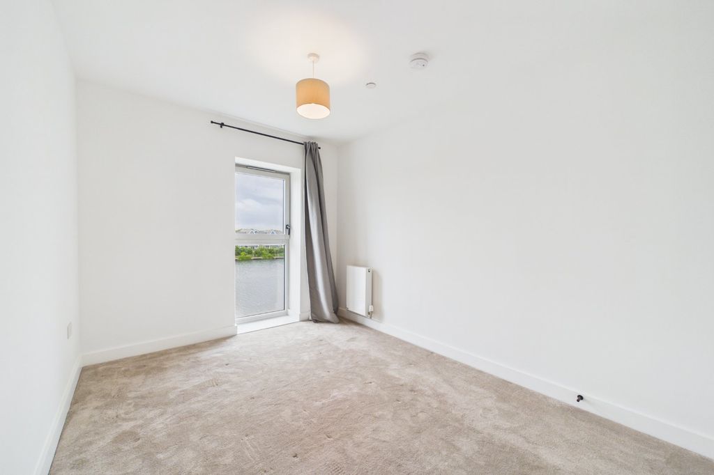 Additional image 8 of 2 bed flat for saleFlagstaff Road, Reading, Berkshire RG2