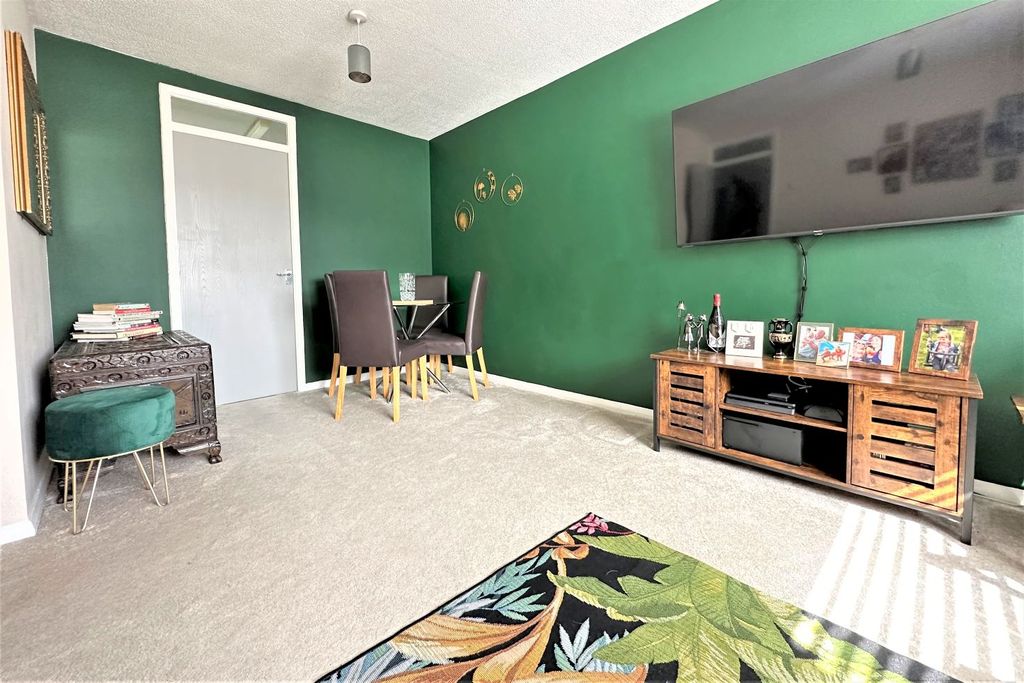 Property photo 2 of 11 Gallery