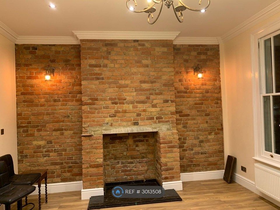 Property photo 1 of 24 Lounge