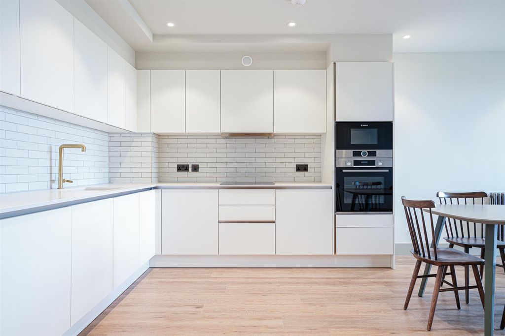 Property photo 3 of 16 2.Jpg