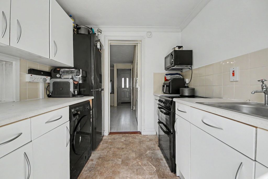Property photo 3 of 14