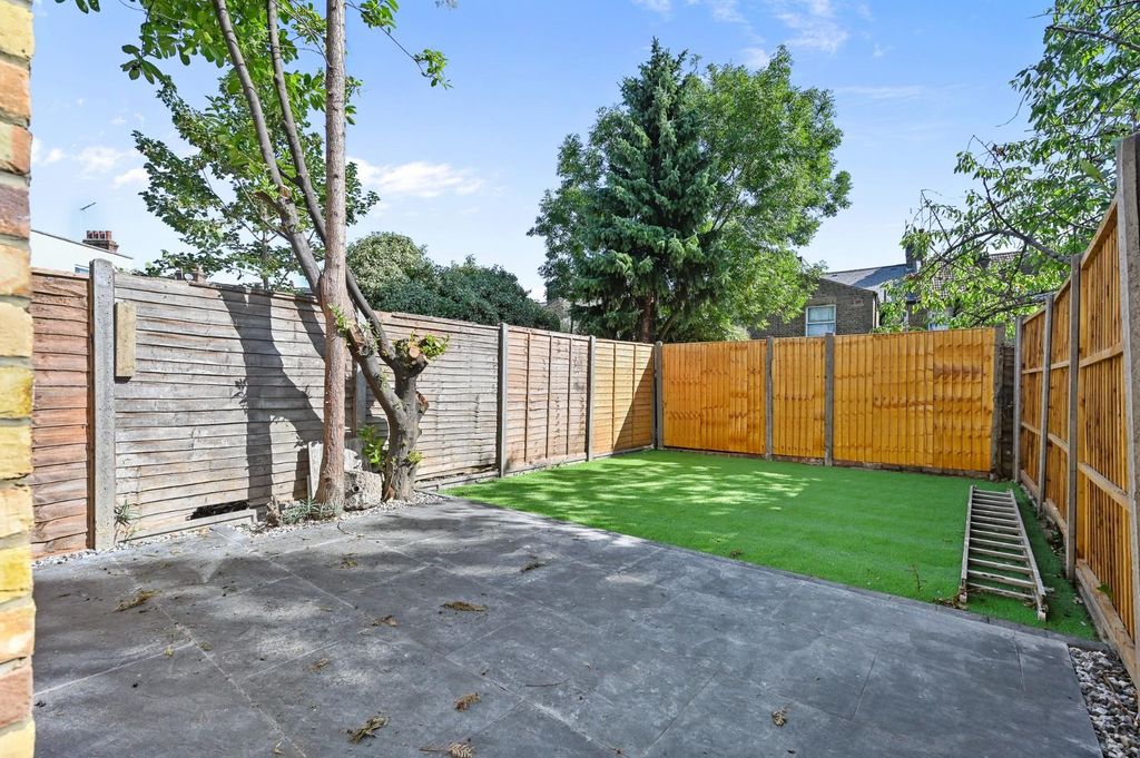 Property photo 3 of 14